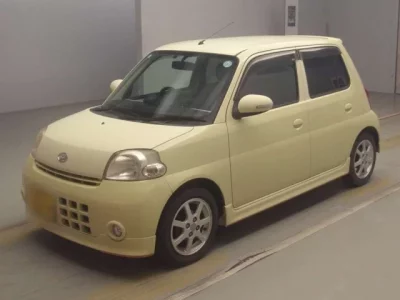Daihatsu Esse