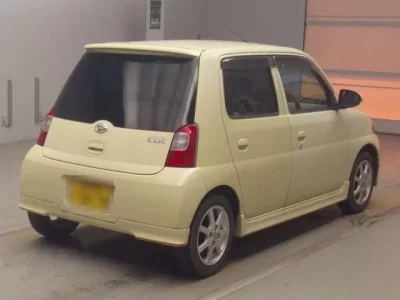 Daihatsu Esse