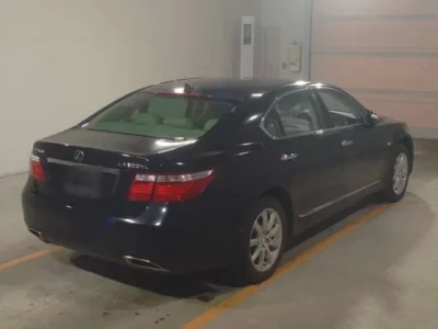 Lexus LS
