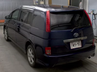 Toyota ISIS