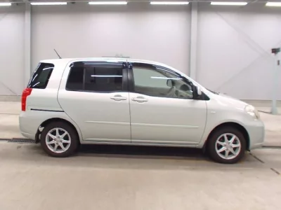 Toyota RAUM