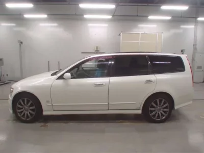 Nissan STAGEA