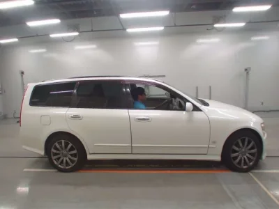 Nissan STAGEA