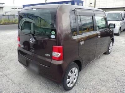 Toyota PIXIS SPACE