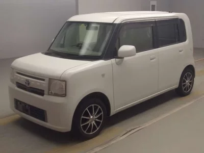 Toyota PIXIS SPACE