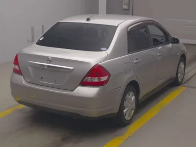 Nissan TIIDA LATIO