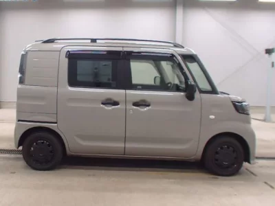 Suzuki SPACIA BASE