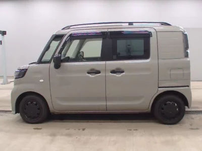 Suzuki SPACIA BASE