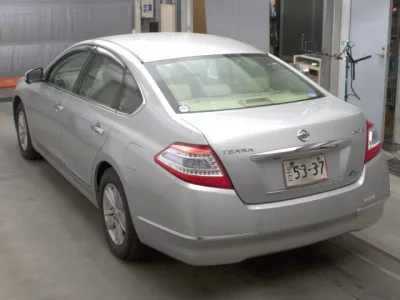 Nissan TEANA