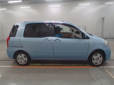 Toyota RAUM