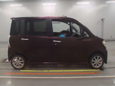 Daihatsu TANTO EXE