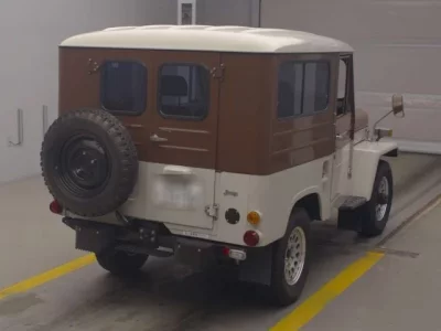 Mitsubishi JEEP