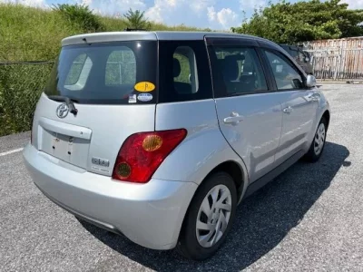 Toyota IST