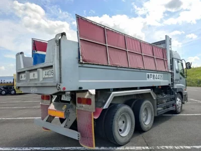 Isuzu TRUCK