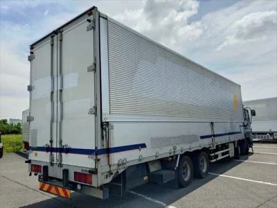 Isuzu TRUCK