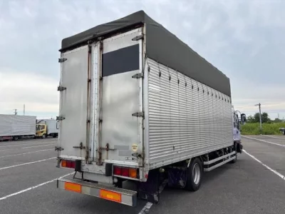 Isuzu TRUCK