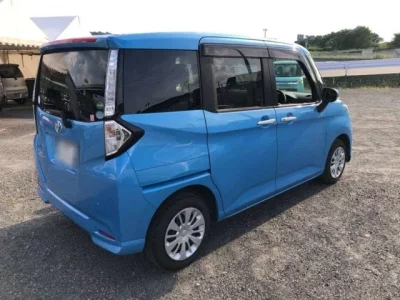 Toyota TANK