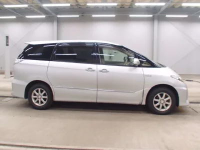 Toyota ESTIMA HYBRID