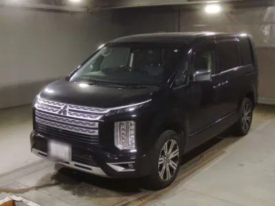 Mitsubishi DELICA D5