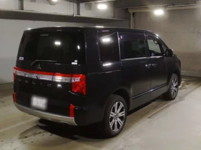 Mitsubishi DELICA D5