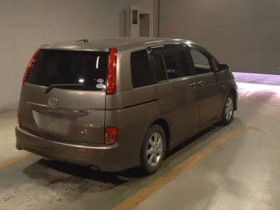 Toyota ISIS