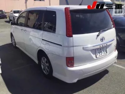 Toyota ISIS