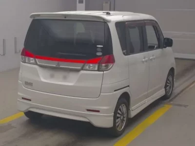 Mitsubishi DELICA D2