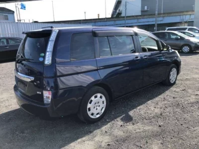Toyota ISIS