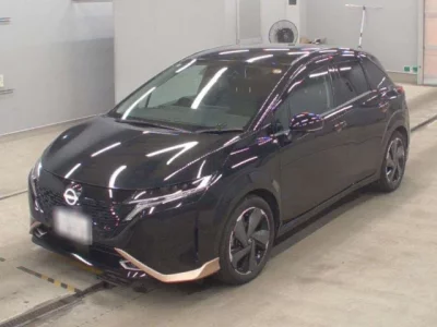 Nissan AURA