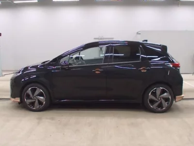 Nissan AURA