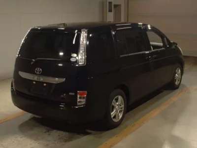 Toyota ISIS