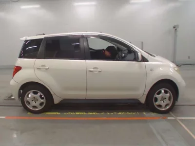 Toyota IST