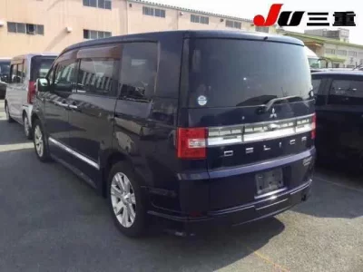 Mitsubishi DELICA D5