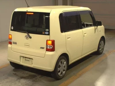 Toyota PIXIS SPACE