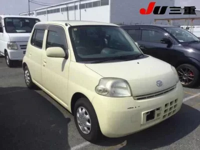 Daihatsu Esse