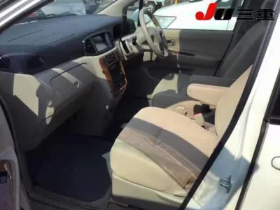 Nissan LIBERTY