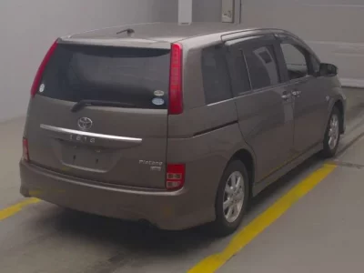 Toyota ISIS