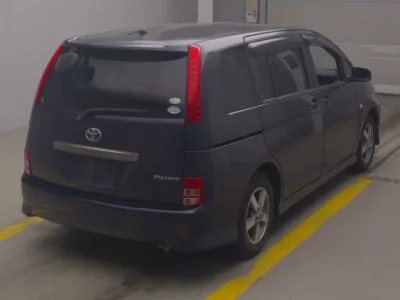Toyota ISIS