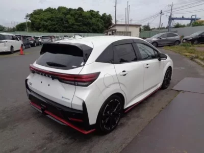 Nissan AURA