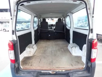 Nissan CARAVAN VAN