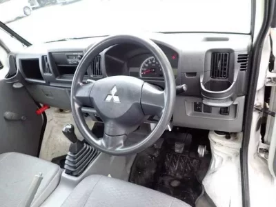 Mitsubishi MINICAB TRUCK