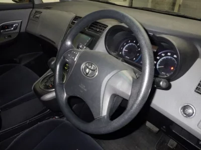 Toyota MARK X ZIO