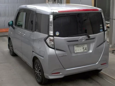Toyota TANK