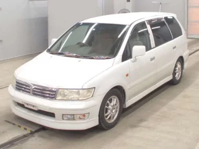 Mitsubishi CHARIOT GRANDIS