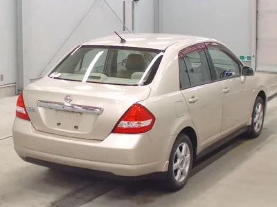 Nissan TIIDA LATIO