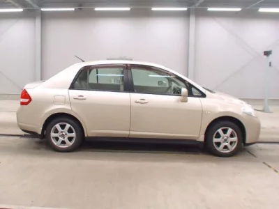 Nissan TIIDA LATIO
