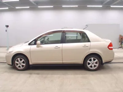 Nissan TIIDA LATIO