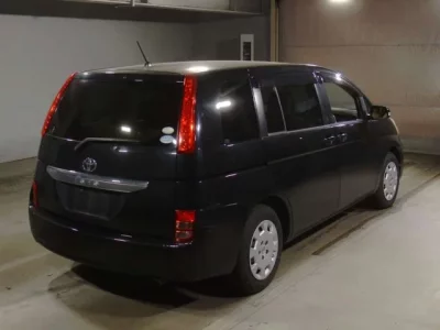 Toyota ISIS