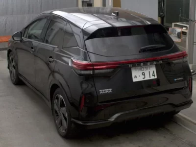 Nissan AURA