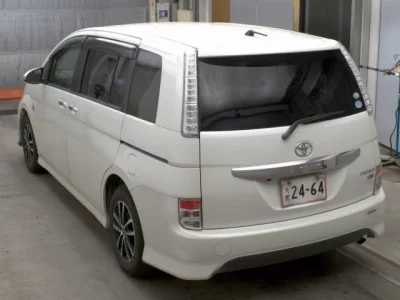 Toyota ISIS